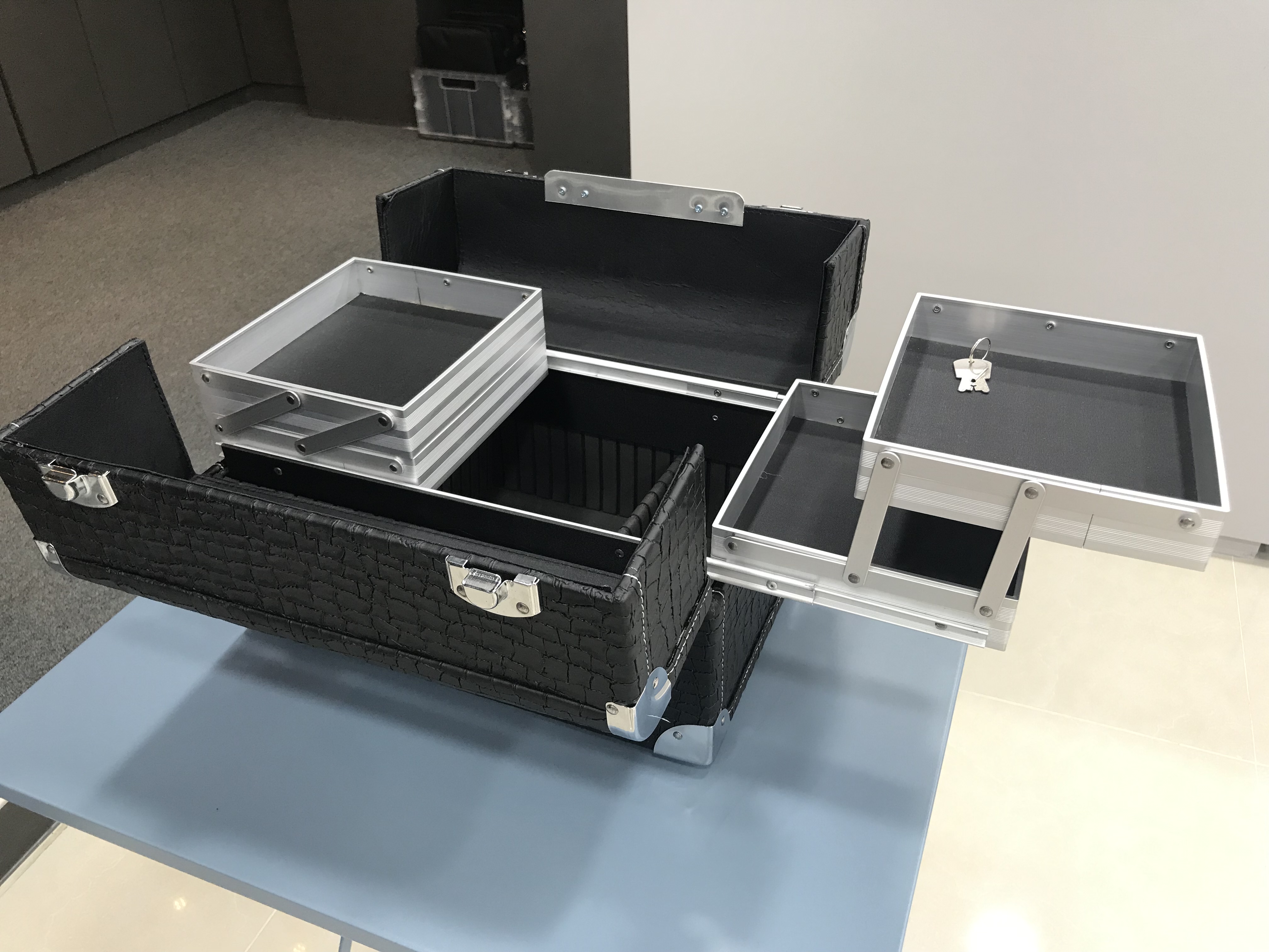 MakeUpBox(MB G,B)