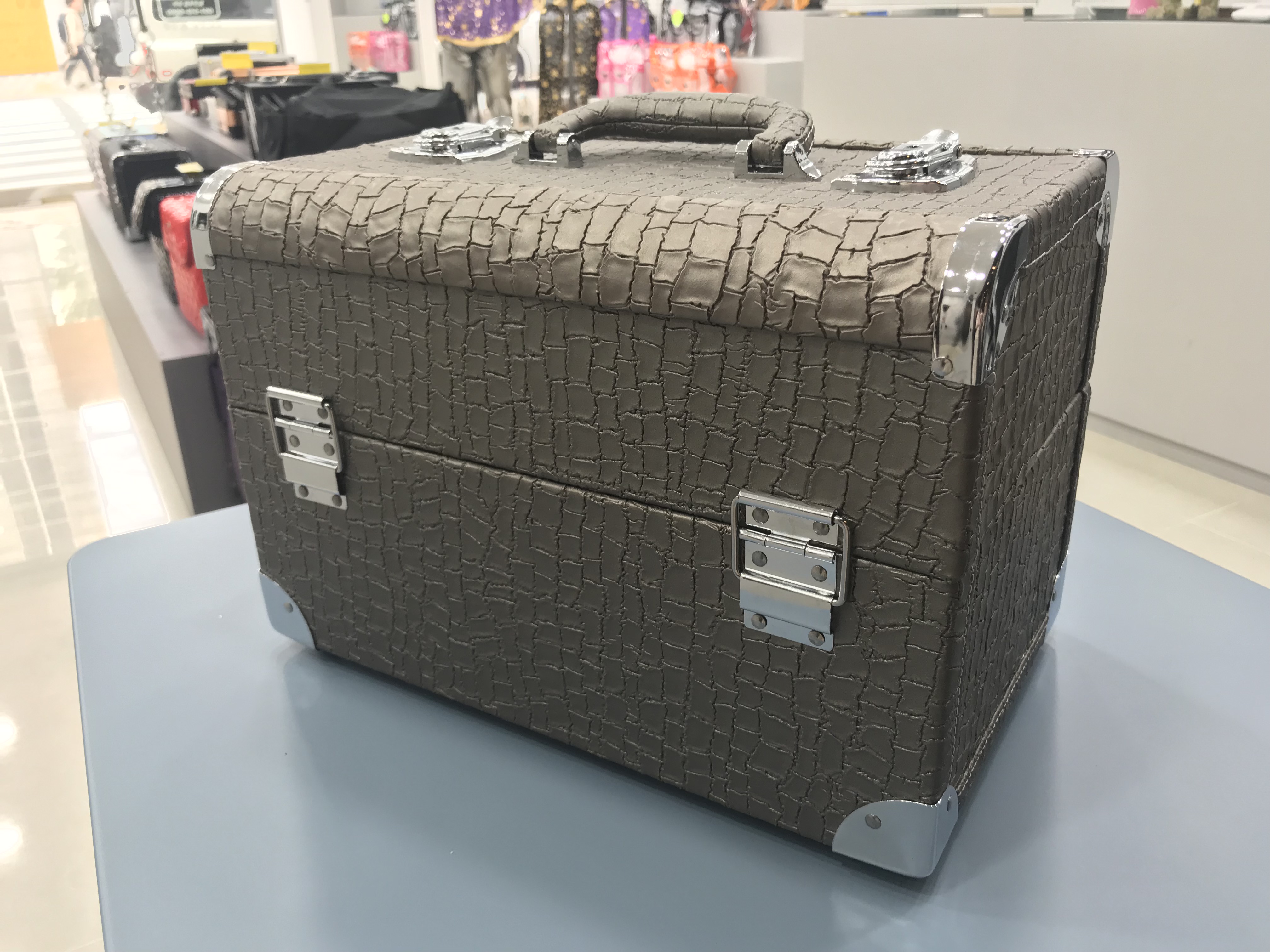 MakeUpBox(MB G,B)